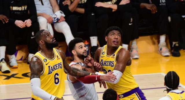 B体育APP-湖人冤死?西决G4三次错漏判吃亏 生死球权被剥夺